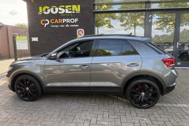 Volkswagen T-Roc (2020) thumbnail 6