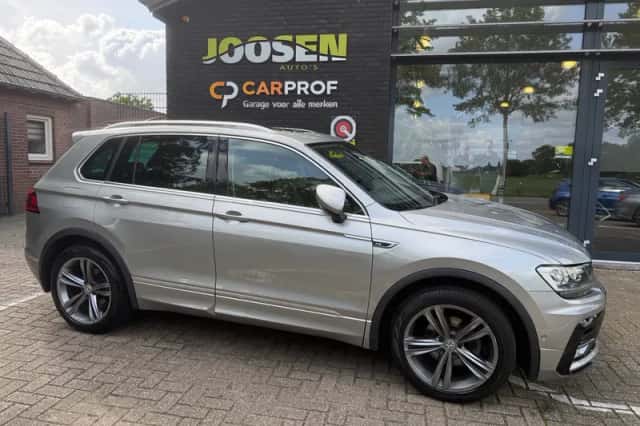 Volkswagen Tiguan (2017) thumbnail 2