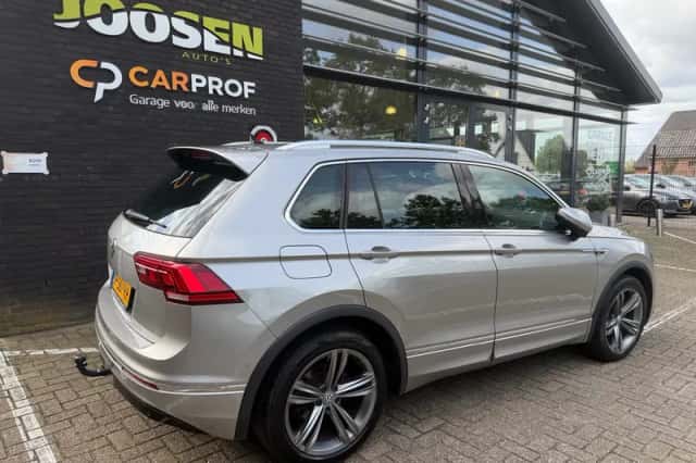 Volkswagen Tiguan (2017) thumbnail 3