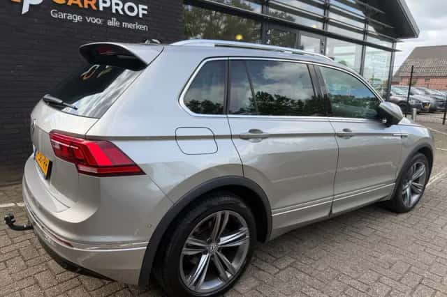 Volkswagen Tiguan (2017) thumbnail 4