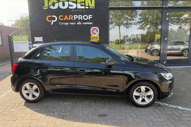 Audi A1 (2016) thumbnail 2