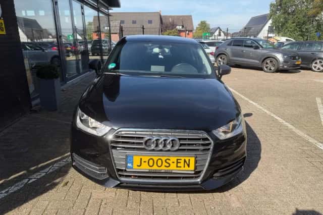 Audi A1 (2016) thumbnail 5
