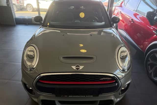 MINI Cooper (2017) thumbnail 4