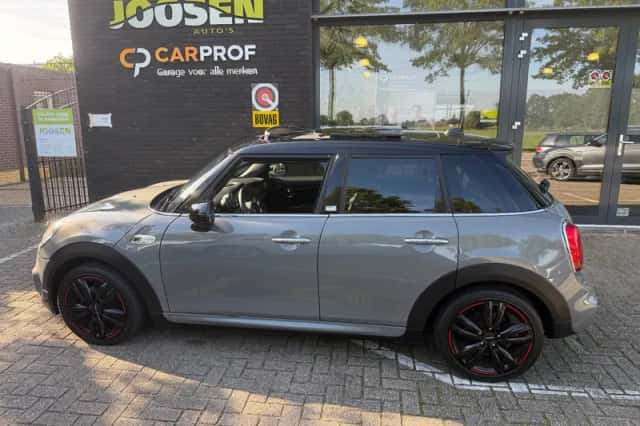 MINI Cooper (2017) thumbnail 6
