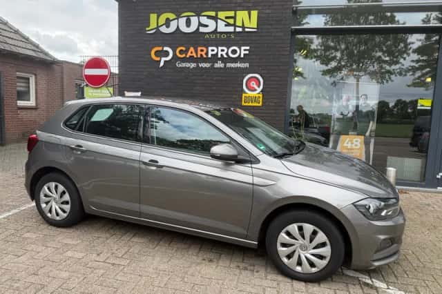 Volkswagen Polo (2018) thumbnail 2