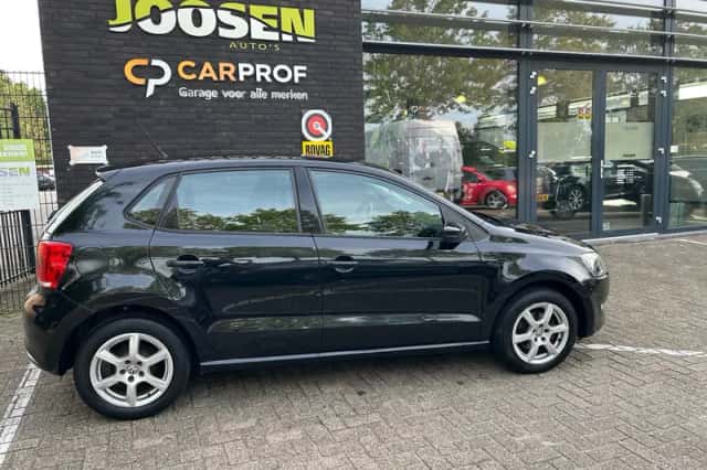 Volkswagen Polo (2011) thumbnail 2
