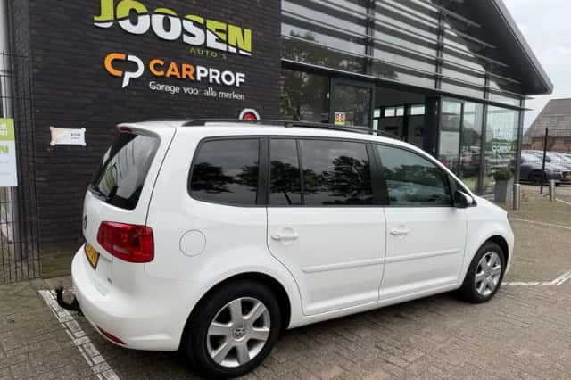 Volkswagen Touran (2013) thumbnail 3