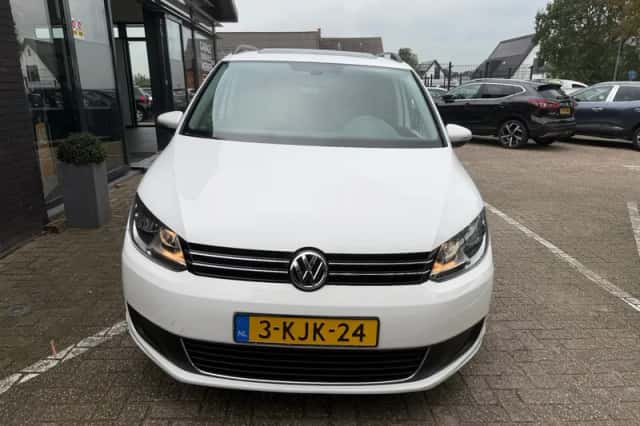 Volkswagen Touran (2013) thumbnail 5