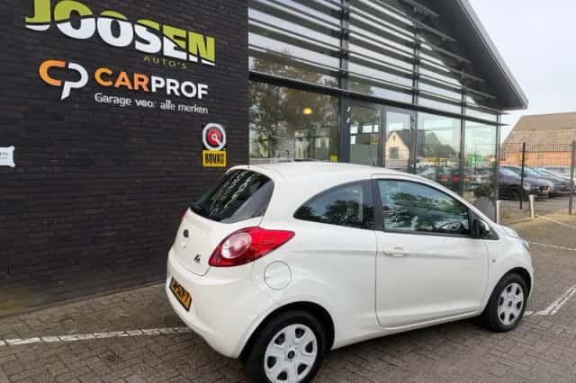 Ford Ka (2011) thumbnail 3