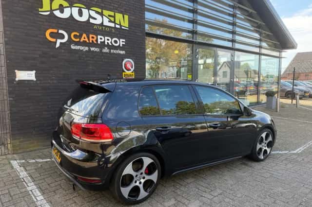 Volkswagen Golf (2012) thumbnail 3