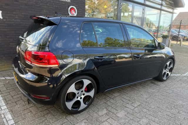 Volkswagen Golf (2012) thumbnail 4