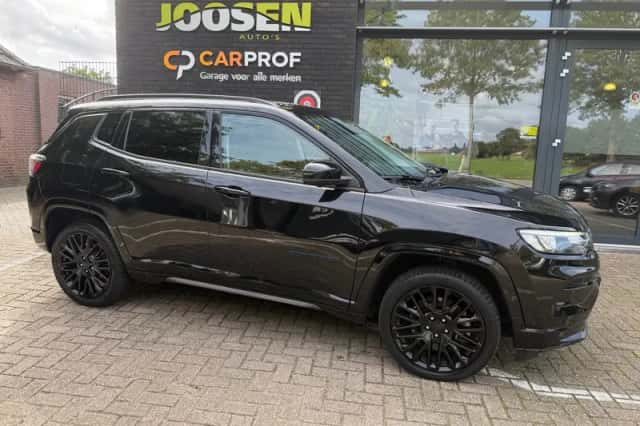 Jeep Compass (2022) thumbnail 2
