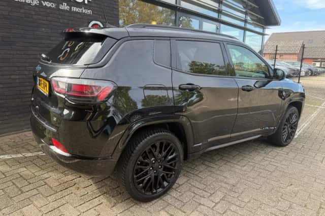 Jeep Compass (2022) thumbnail 4