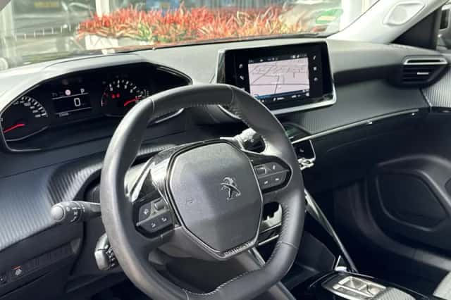 Peugeot 2008 (2022) thumbnail 2