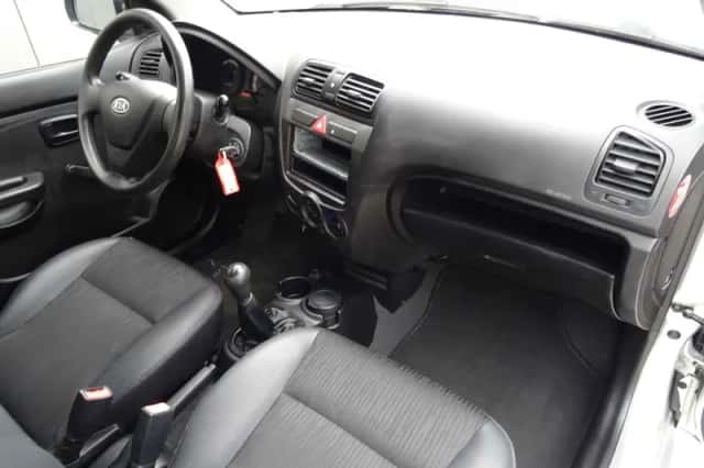 Kia Picanto (2008) thumbnail 3