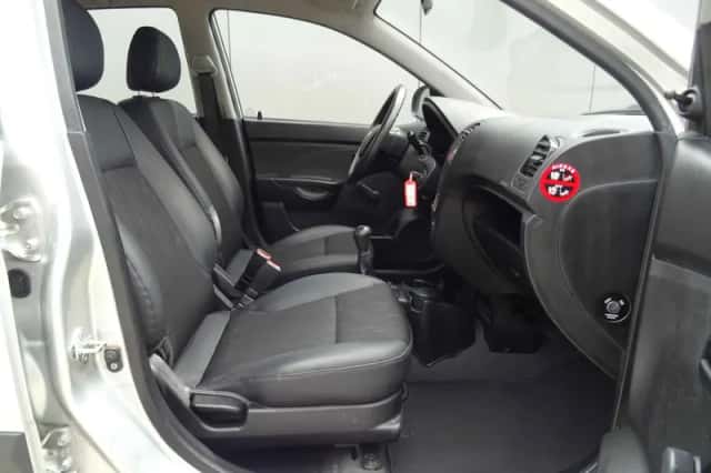 Kia Picanto (2008) thumbnail 4
