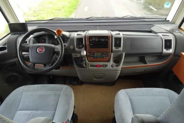 Hymer B 698 (2011) thumbnail 3
