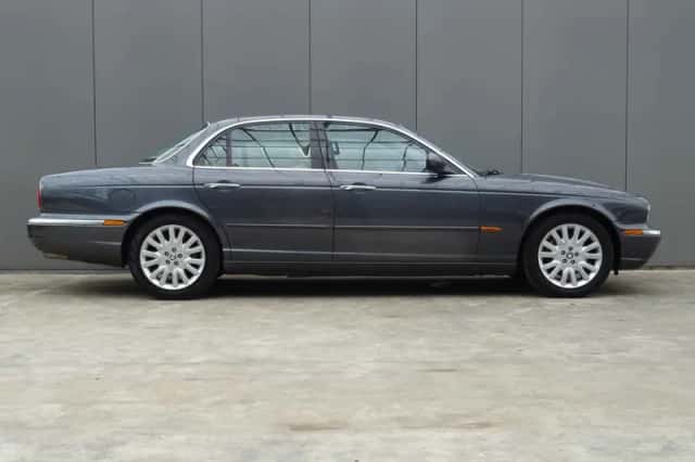 Jaguar XJ (2003) thumbnail 6