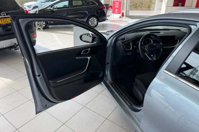 Kia Ceed (2024) thumbnail 5