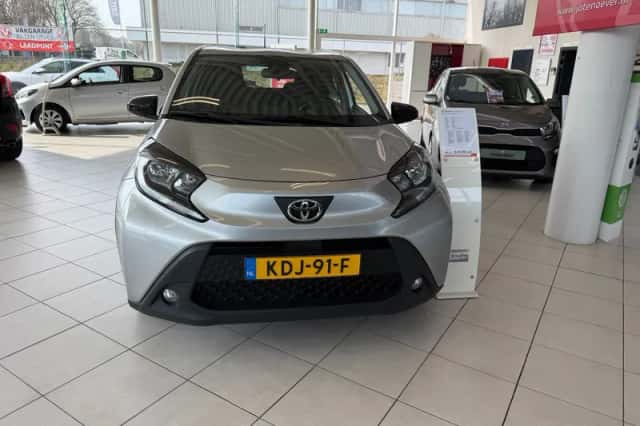 Toyota Aygo X (2022) thumbnail 2