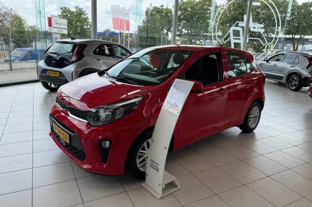 Kia Picanto (2021) thumbnail 3