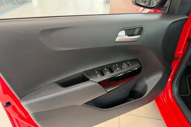 Kia Picanto (2021) thumbnail 6