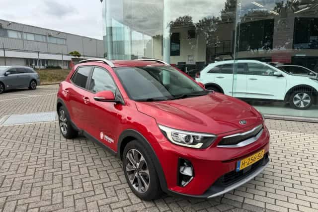 Kia Stonic (2020) thumbnail 1