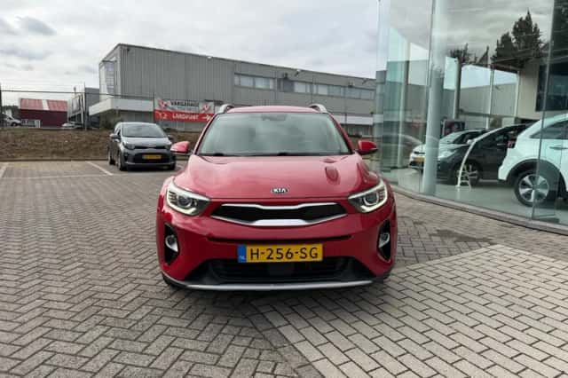 Kia Stonic (2020) thumbnail 2