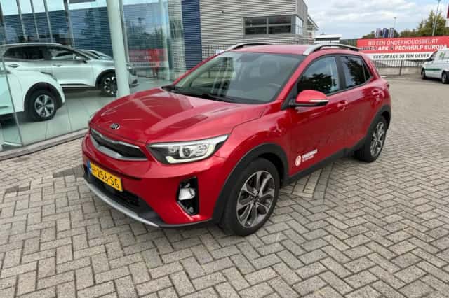 Kia Stonic (2020) thumbnail 3
