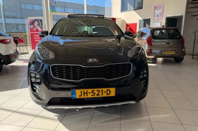 Kia Sportage (2016) thumbnail 2