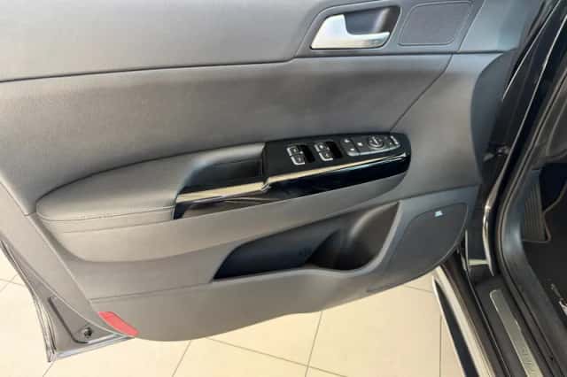 Kia Sportage (2016) thumbnail 6