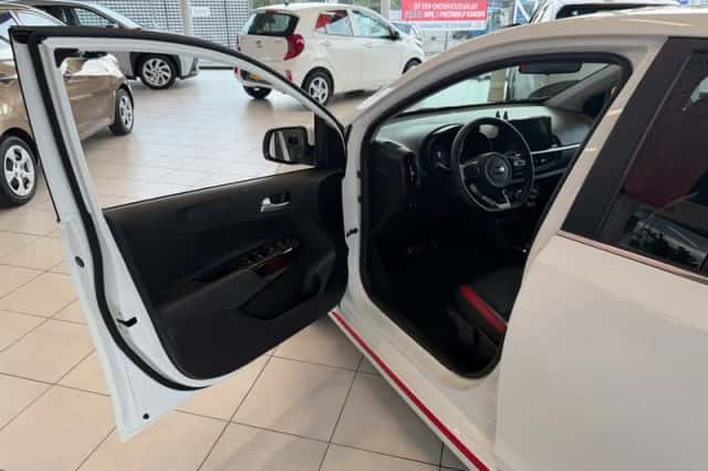 Kia Picanto (2021) thumbnail 5