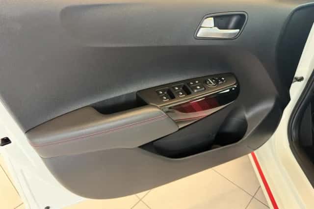 Kia Picanto (2021) thumbnail 6