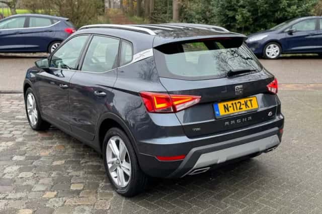 SEAT Arona (2019) thumbnail 3