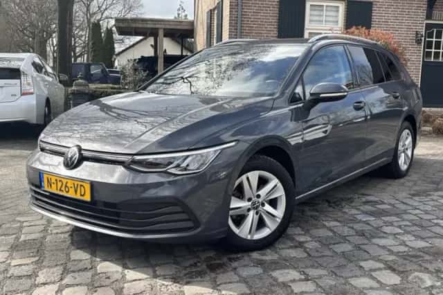 Volkswagen Golf (2022) thumbnail 1