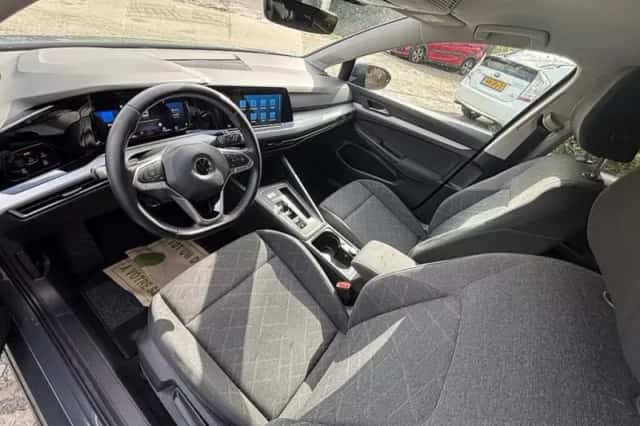 Volkswagen Golf (2022) thumbnail 2