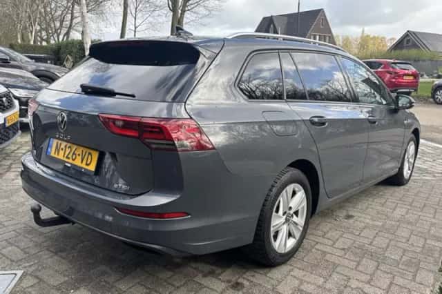 Volkswagen Golf (2022) thumbnail 5