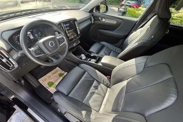 Volvo XC40 (2022) thumbnail 2