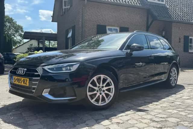 Audi A4 (2023) thumbnail 1