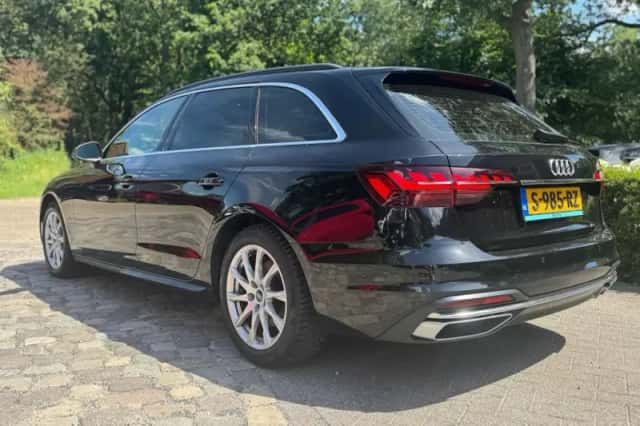 Audi A4 (2023) thumbnail 4