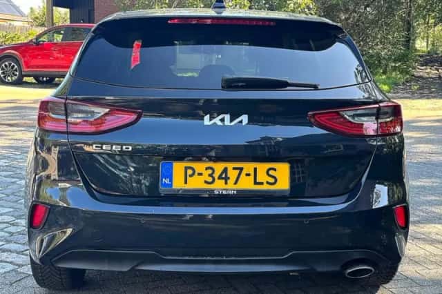 Kia Ceed (2022) thumbnail 4