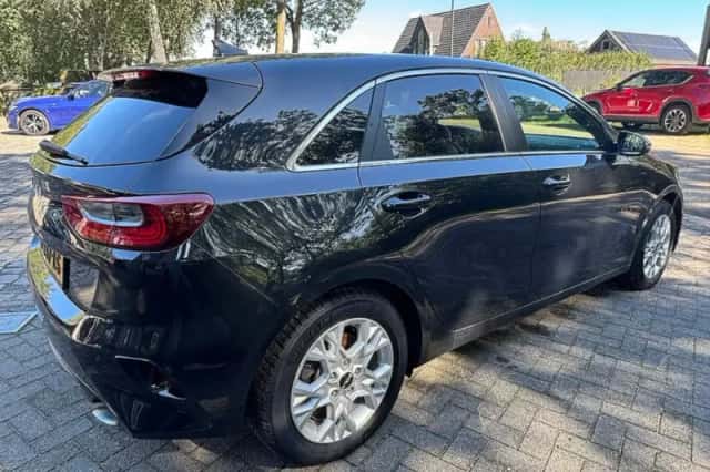 Kia Ceed (2022) thumbnail 5