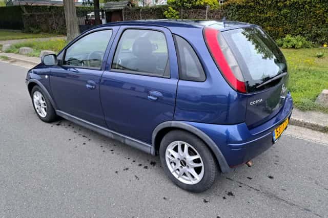 Opel Corsa (2006) thumbnail 4
