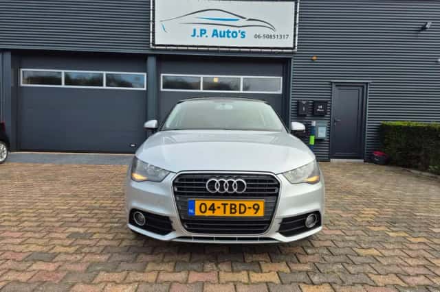Audi A1 (2012) thumbnail 2