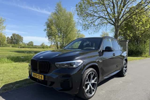BMW X5 (2023) thumbnail 1