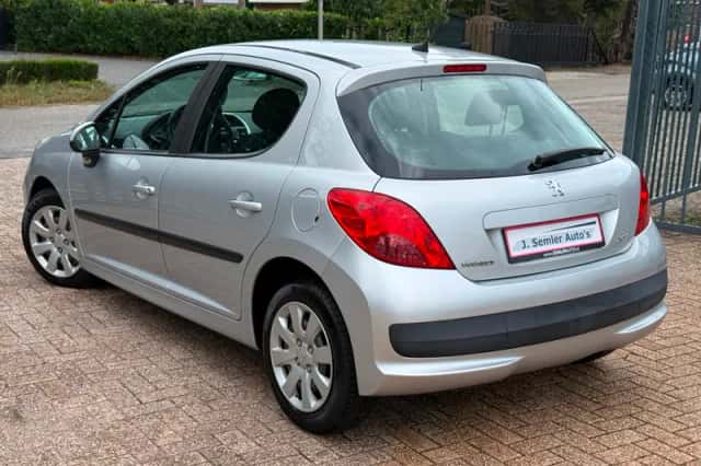 Peugeot 207 (2008) thumbnail 4