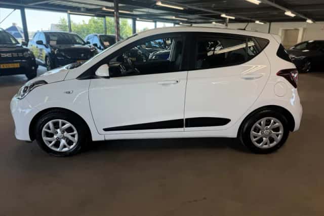 Hyundai i10 (2019) thumbnail 3