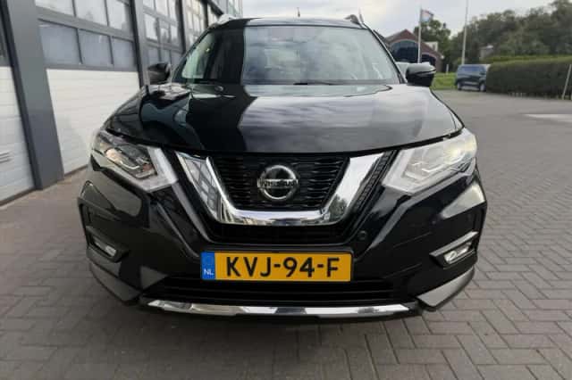 Nissan X-Trail (2021) thumbnail 2