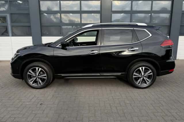 Nissan X-Trail (2021) thumbnail 3