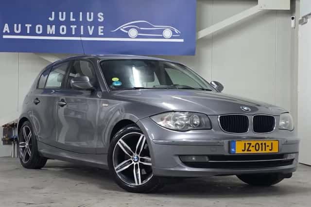 BMW 1-Serie (2011) thumbnail 2